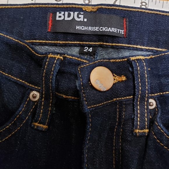 24x34 NWT UO BDG high rise cigarette extra long dark wash slim leg French - Picture 3 of 7